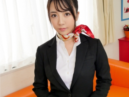 【空の上のエロ天国】 美脚CAのお姉さんが機内で乱れまくり！ 顔面騎乗位で男を虜にし、熱い腰使いでイキまくる！