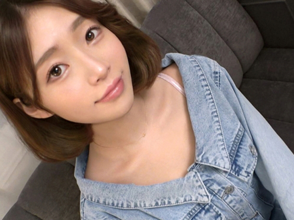 【素人ナンパ】カラオケ屋でバイトしているスレンダー美少女…手マンで学生まんこを濡らして肉棒を生挿入…♡