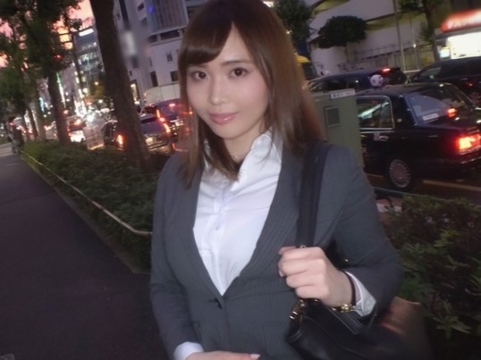 【美乳】激ピスできたのは真面目そうな女性社員さん！まぁでもよく観察したらエロいの隠しきれてないね！濡れおマンコ最強！