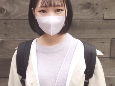 【騎乗位】ショートヘアーのウブそうな美少女にそそられる！パイパン無毛マンコを肉棒で貫き騎乗位セックスにかんじる！