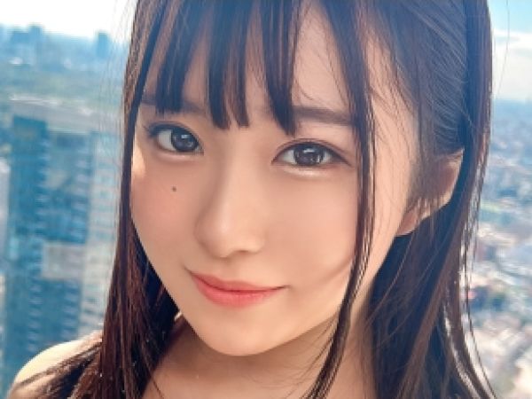 【中出し】小さくて愛らしいムチムチ美少女が大人と子供ほどの身長差でするハメ撮り種付け性交♥