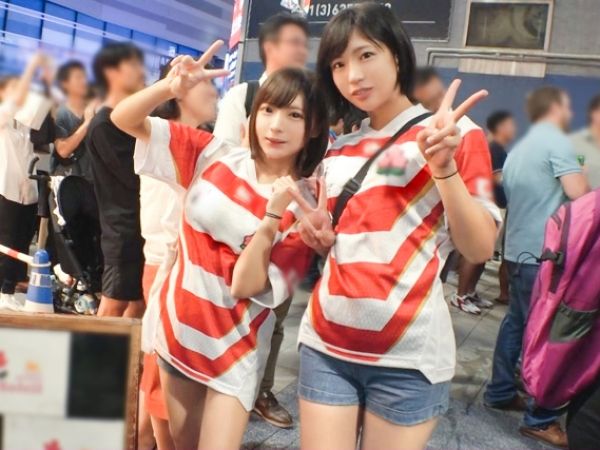 【ラグビー美女と乱交スクラム】祝賀会のはずが…ホテルで4Pファック！応援美女2人がイキまくる！スポーツ女子の隠れたエロさに興奮間違いなし！！