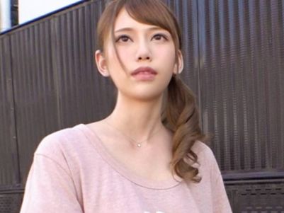 【若妻の筆おろし大作戦】『初めてなの…優しくしてね』スレンダー巨乳の激カワ若妻が、童貞くんの筆おろしに挑戦！ウブな童貞チンポを優しく包み込み、中出しセックスで絶頂へ導いちゃう！初々しい2人のラブラブSEX♡