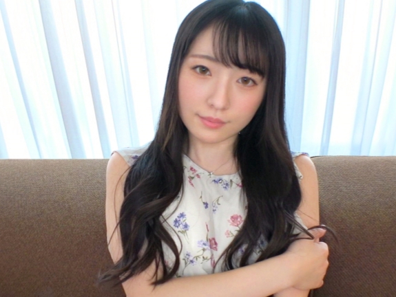 【パイパン美少女】清楚系カワイイ子のツルツル無毛マンコを責めまくり！ピンクのマンコに男根を挿入、激しく突き回す濃厚セックスで喘ぎ声が止まらない！！
