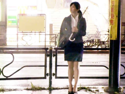 【オフィスで秘めた欲望】『ダメ…ここじゃ…』清楚系OLが職場でまさかの潮吹き！仕事中のストレスをエロい指技で解きほぐされ、ヌレヌレのマ●コが敏感に反応！スーツ姿から垣間見えるエッチな素顔にドキドキ！♡