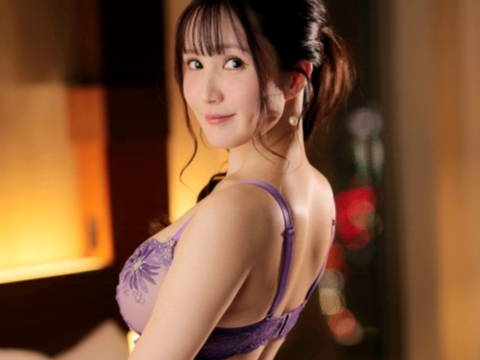 【爆乳お姉さんの淫乱プレイ】「もっと激しく突いて…」大きなおっぱいを揺らしながら、スケベなボディをチンコで激突き！エチエチな姿で男を骨抜きにするお姉さんの淫乱さに興奮MAX！！♡