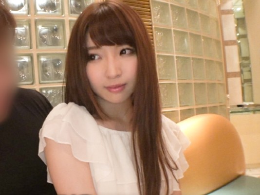 【黒髪ウブ美女】男性経験少なめなのに…大人しい雰囲気の美女が腰振り騎乗位でチンポを出し入れ！ｗ経験値を超えたエロさに驚愕！