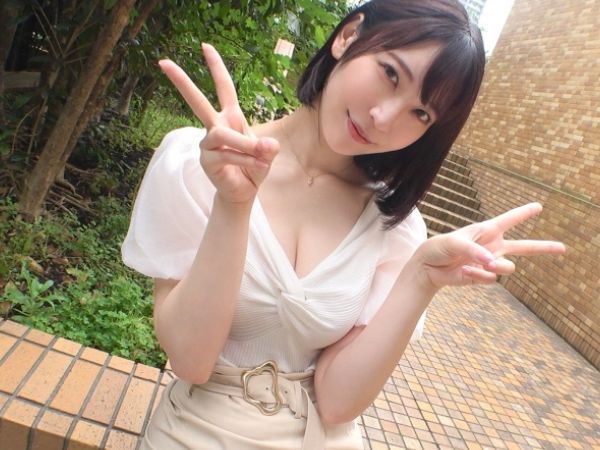 【Gカップグラドルの過激な挑戦】「みんなに見てほしいの♡」SNSで話題の巨乳グラドルが、承認欲求のままにAVデビュー！グラビアでは見せないエッチな姿に興奮必至！