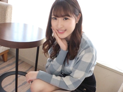 【無毛美少女の悶絶プレイ】色白スベスベ肌のパイパン娘をバックから激突き！敏感マ○コに肉棒をねじ込み、喘ぎ声が響くガン突きセックスでイカせまくり♡