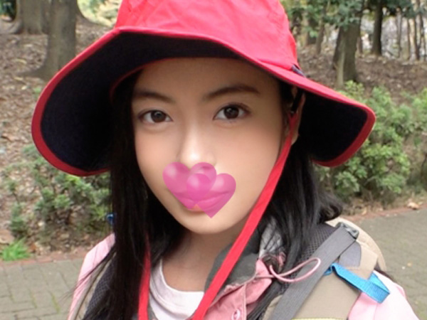 【巨乳美少女の野外浮気】『彼氏より気持ちいい…』彼氏がいるのに、野外で見知らぬ男とエッチな冒険！巨乳を揺らしながら子宮に精子を注がれ、彼氏には内緒の快感に溺れる！♡