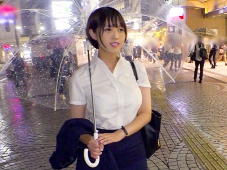 【巨乳OLの秘密】ショートカットが似合う可愛いOLとホテルで濃厚プレイ!デスクワークで育まれた巨乳おっぱいが激しく揺れる!おマンコを激しく突きまくって、仕事のストレスをエロで発散!♡