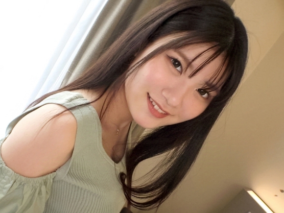 【エロカワ女子の騎乗位乱れ狂い】『もっと奥まで…』ビンビンのチンコで喉と膣を激しく責められ、キュートな顔を歪ませながら感じまくる！ 腰振りが止まらない、エッチで可愛い女の子の本気セックス！♡