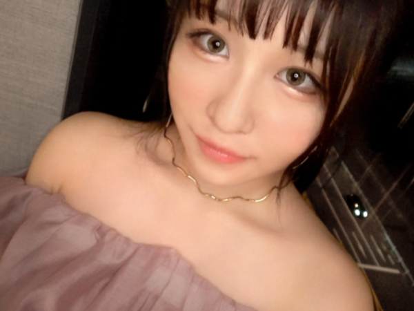 【素人×ハメ撮り】上京したての童顔色白お姉さん！カメラで撮影しながら乳首責めしてバックからチンポをハメちゃう！