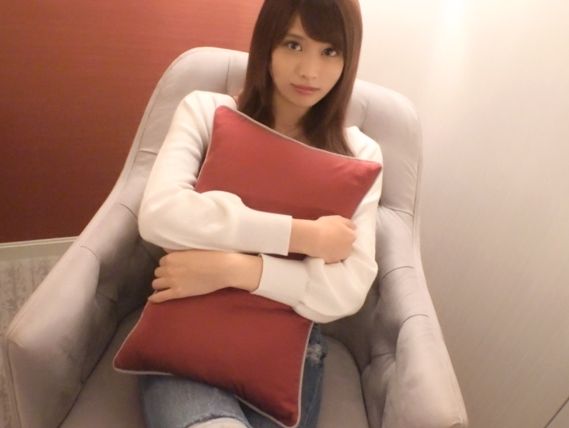 【長身スレンダー20歳美女】『ねっとり感じちゃう…』モデル体型の素人娘がおやじの黒光りチンポで激ピストン！騎乗位＆バックでハメまくるエロいSEX♥