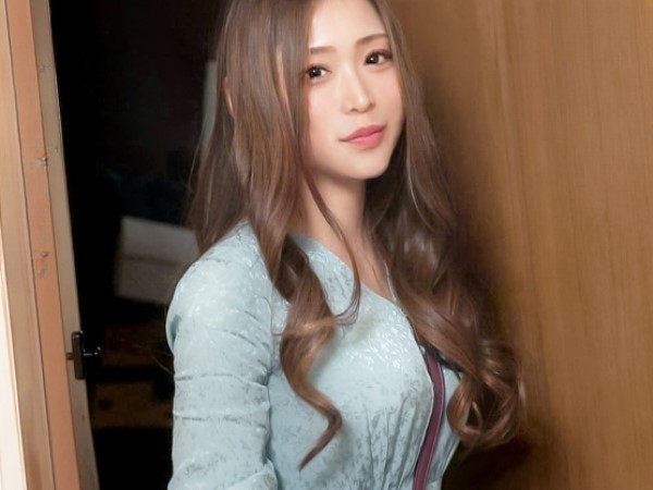 【美熟女の禁断バイト】『息子には内緒で…』10代の息子を持つ美魔女ママがお小遣い稼ぎにエッチなアルバイト！ねっちょりフェラで男を骨抜きにし、熟れたカラダで他人棒をご奉仕セックス！！