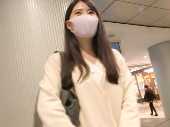 【マスク巨乳お姉さんの乱れ狂い】清楚な見た目とは裏腹に、チンコで激しくピストンされ、おマンコぐちょぐちょに！巨乳揺らして感じまくる中出しセックスがエロすぎる♡