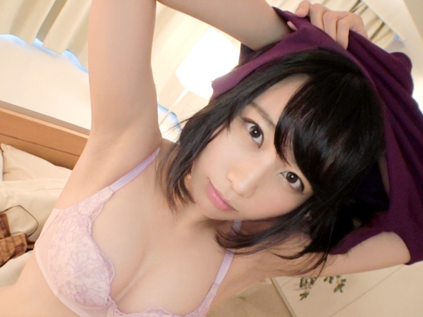 【田舎娘の初体験】上京ホヤホヤのウブっ娘が初対面の男とハメ撮りSEX！田舎育ちの純朴女子がカメラの前でおまんこ激ハメされ、恥じらいながらも感じまくる♥︎