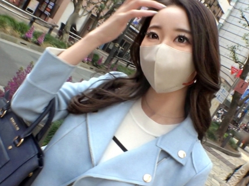 【美脚お姉さんの誘惑】『私でヌイて…』ロングヘアーの美人お姉さんが美脚で魅了！チンポにしゃぶりつくご奉仕フェラで即ビンビン！♡