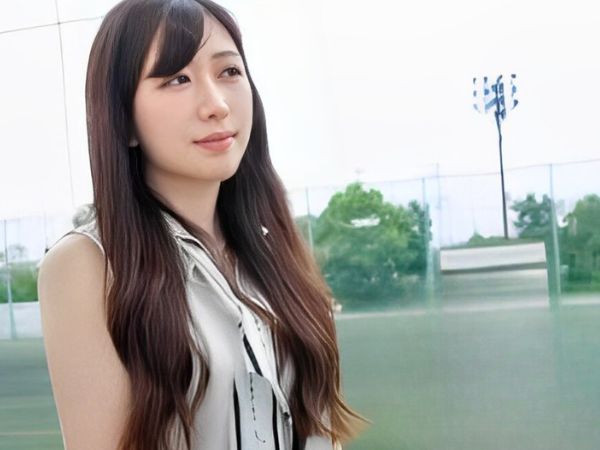 【三十路美尻妻のAVデビュー】『見て…このお尻♡』美しすぎる巨尻奥様が自慢のケツで誘惑！騎乗位で激しく腰振り、男を骨抜きにする熟女のエロさ！三十路人妻の色気たっぷりセックス！