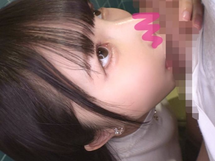 【公衆トイレでまさかのフェラ】清楚系美少女がトイレで大胆奉仕！その後ホテルで濃厚セックス♡かわいすぎる彼女が乱れる姿に興奮MAX！