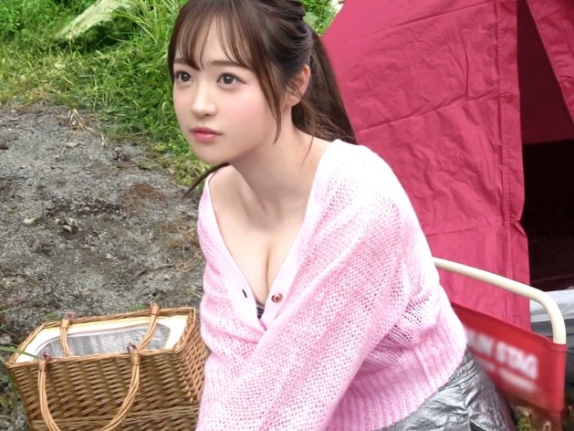 【ソロキャン女子の秘密】『誰かに見られちゃう…』押しに弱い女子がキャンプ場で大胆に！顔を真っ赤にして声を我慢しながら、バレないようイキまくる！♡