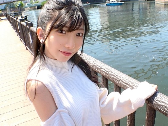 【敏感ちっぱい娘の誘惑】『乳首、感じちゃう…♡』ノーブラでポッチリ乳首がエロい娘が、チンポの快感に夢中！喘ぎ声が止まらない、ちっぱい娘の敏感セックス！