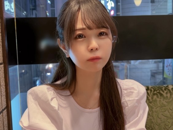 【美巨乳シンママの苦悩】『娘のためなら…』借金返済に追われる美人ママが、ゲス男たちのチンポを頬張り、身体を張って返済！巨乳を揺らしながら必死にご奉仕する姿がエロすぎる…！