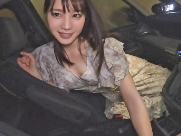 【美巨乳お姉さんが素人宅訪問】家でも車内でもご奉仕しまくり！尽くし系美女が素人君とハメまくる♡マンコもフル活用で大興奮のセックス三昧！