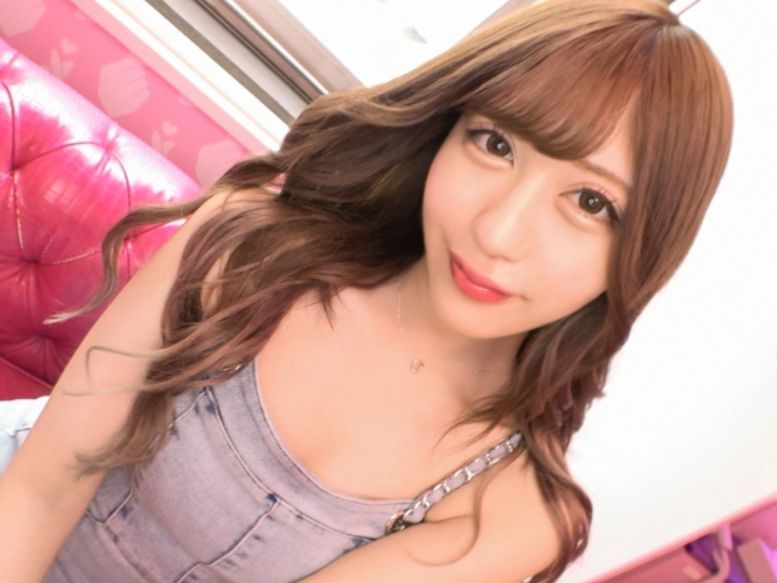 【エロカワギャル店員】有名店で働く美ボディお姉さん！セクシーな唇とエロい体つきがヤバい！トロトロの敏感マ○コで感じまくり、エッチなギャップに悶絶♡